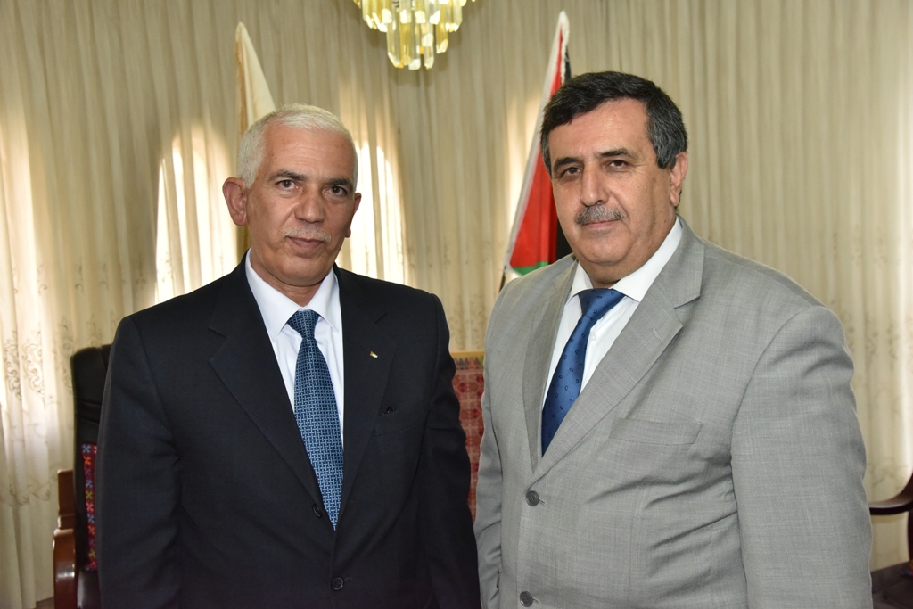 محافظ الخليل يهنىء سلمان بتوليه منصب رئيس بلدية بيت لحم وسلمان يتحدث عن عمل المجلس البلدي منذ استلامه