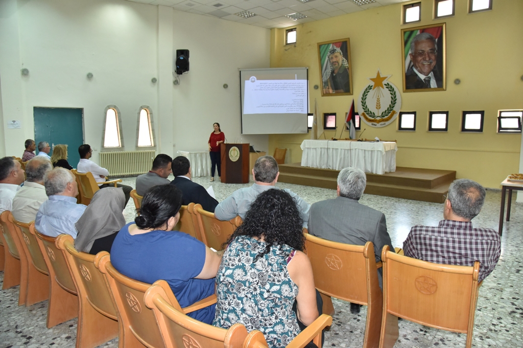 لقاء في بلدية بيت لحم ضم مؤسسات المدينة بهدف عرض البرنامج الأولي لإحتفالات أعياد الميلاد المجيدة وبحث سبل التعاون المشترك