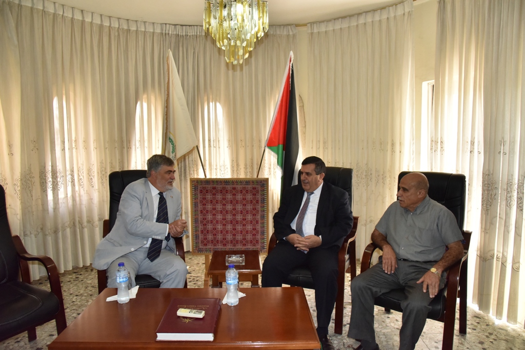 سلمان يستقبل ممثل كندا دوجلاس سكوت براودفوت