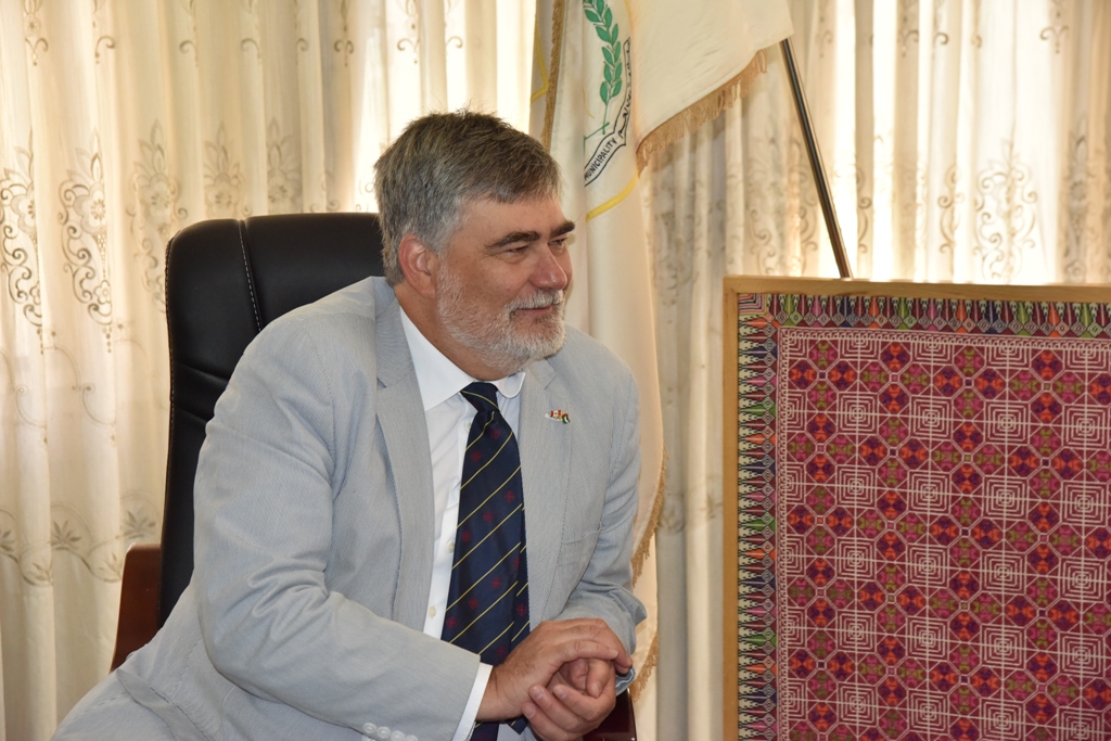 سلمان يستقبل ممثل كندا دوجلاس سكوت براودفوت