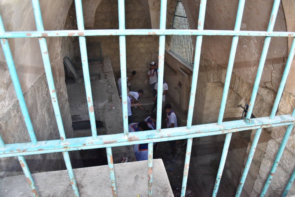 حملة تطوعية لتنظيف الأماكن السياحية والأثرية في بيت لحم تحت عنوان  (معا من أجل مدينة نظيفة وحضارية) 