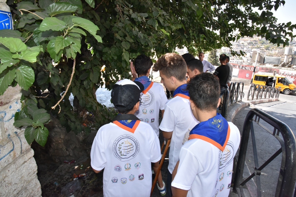 حملة تطوعية لتنظيف الأماكن السياحية والأثرية في بيت لحم تحت عنوان  (معا من أجل مدينة نظيفة وحضارية) 