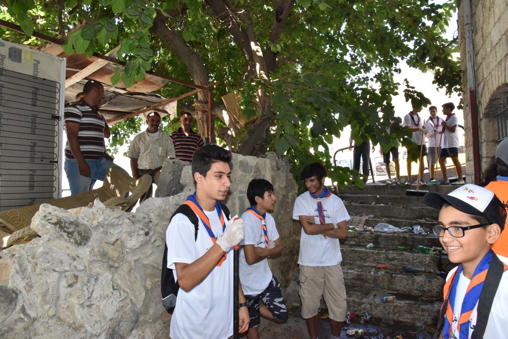 حملة تطوعية لتنظيف الأماكن السياحية والأثرية في بيت لحم تحت عنوان  (معا من أجل مدينة نظيفة وحضارية) 