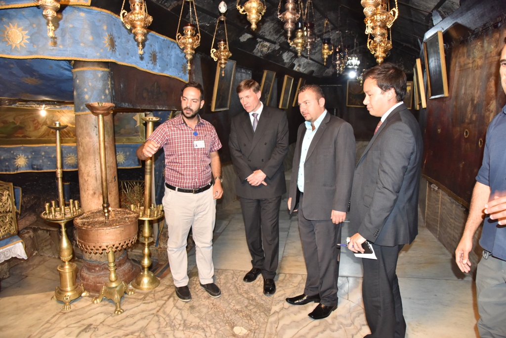 سلمان يستقبل القنصل البريطاني العام الجديد في القدس 