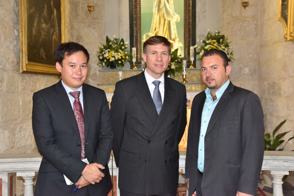 سلمان يستقبل القنصل البريطاني العام الجديد في القدس 