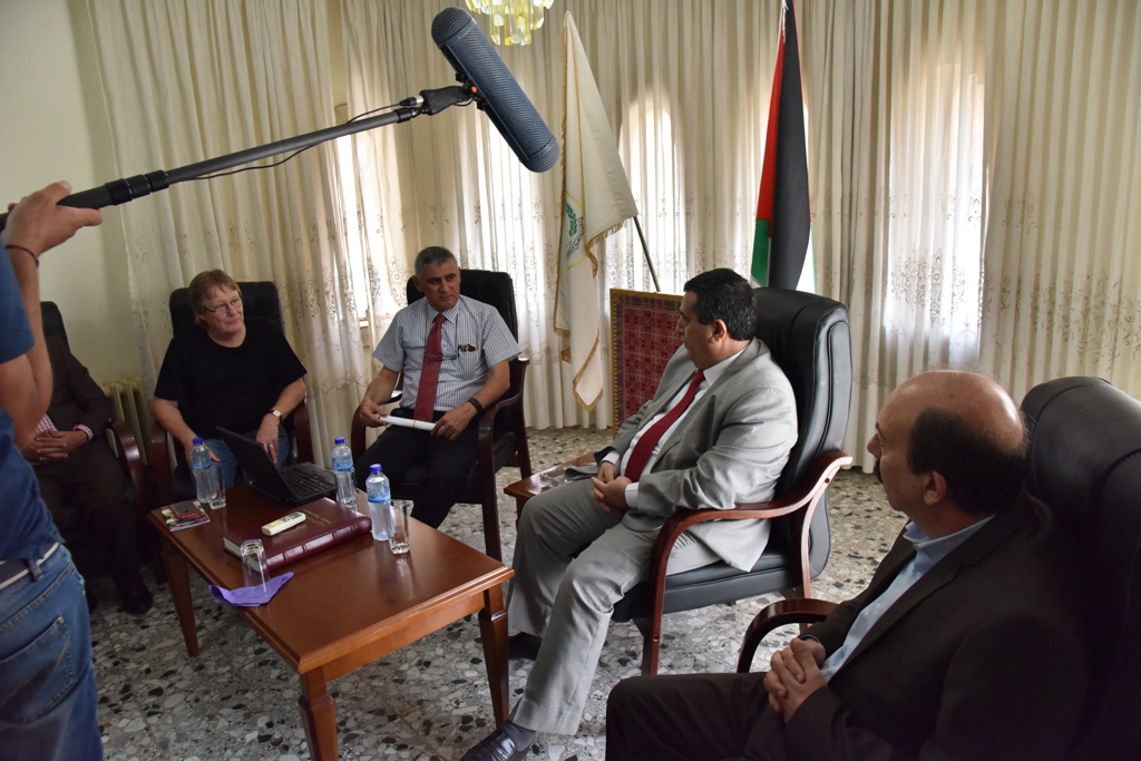 لقاء في بلدية بيت لحم للوقوف على ترتيبات الزينة الخاصة بشجرة عيد الميلاد المجيد وساحة المهد 