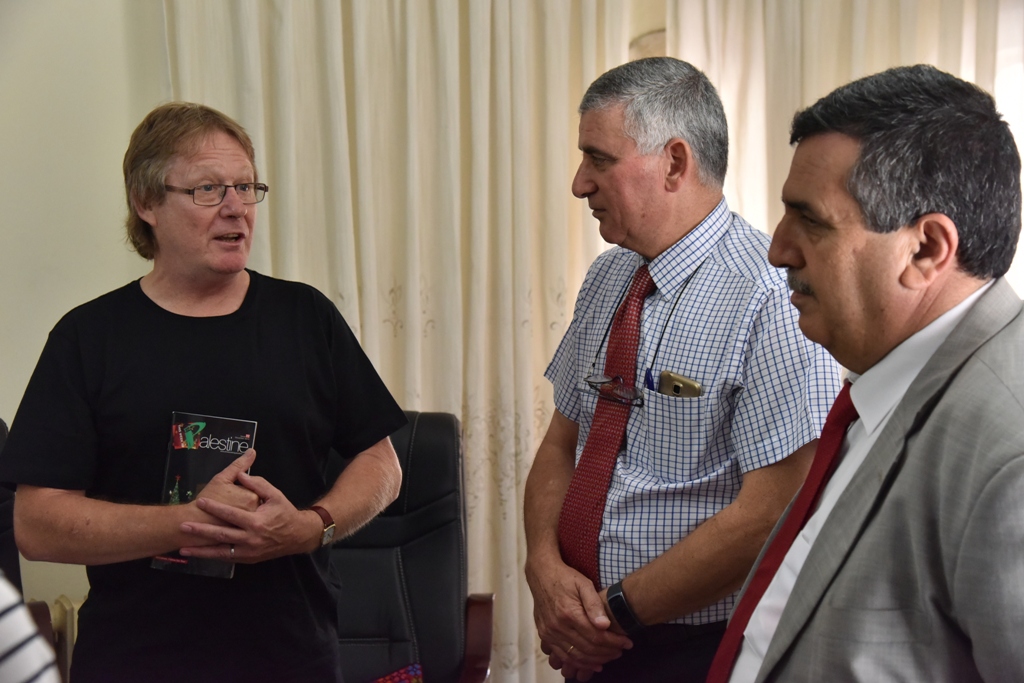 لقاء في بلدية بيت لحم للوقوف على ترتيبات الزينة الخاصة بشجرة عيد الميلاد المجيد وساحة المهد 