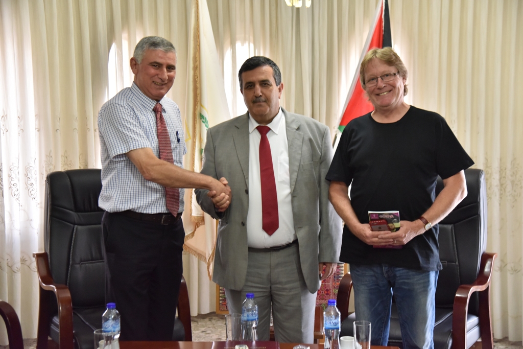 لقاء في بلدية بيت لحم للوقوف على ترتيبات الزينة الخاصة بشجرة عيد الميلاد المجيد وساحة المهد 