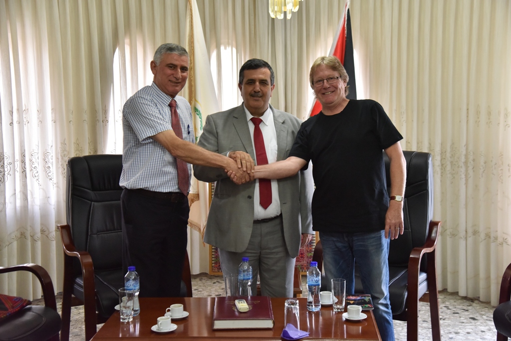 لقاء في بلدية بيت لحم للوقوف على ترتيبات الزينة الخاصة بشجرة عيد الميلاد المجيد وساحة المهد 