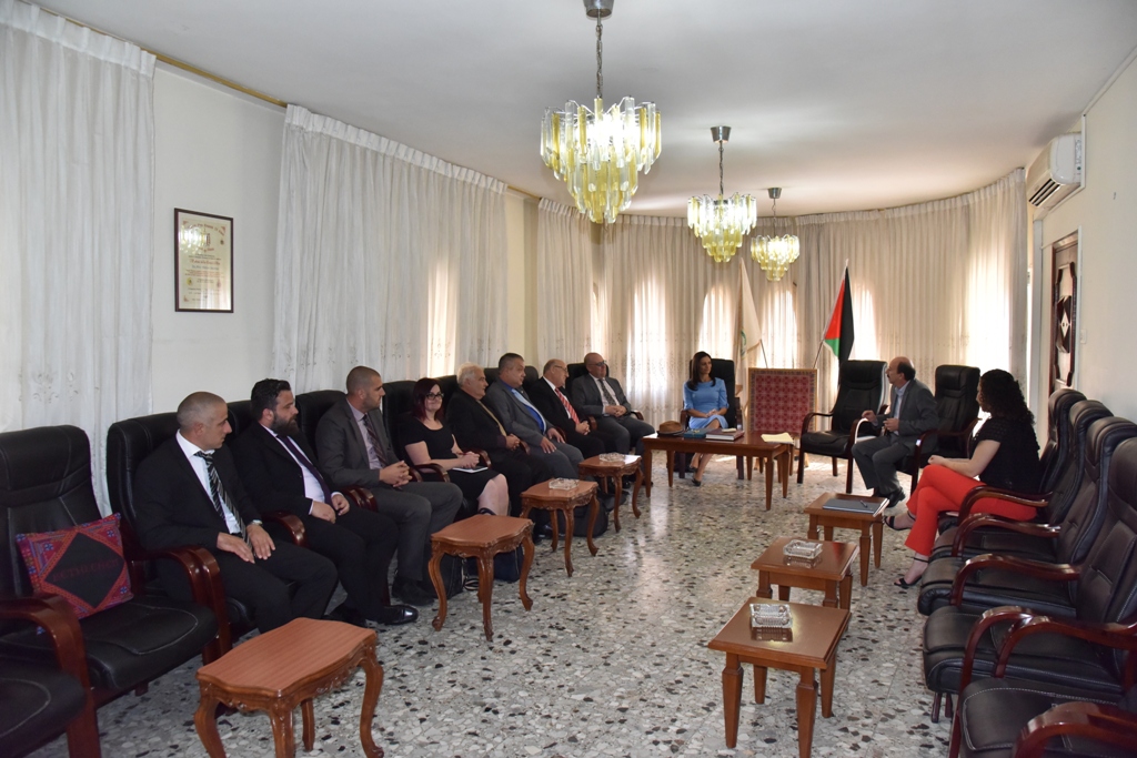 إجتماع في بلدية بيت لحم حول مغارة الميلاد الضخمة التي ستجلبها مالطا قريبا 