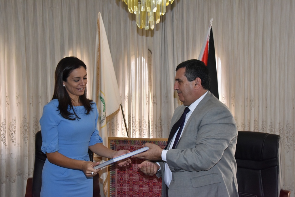 إجتماع في بلدية بيت لحم حول مغارة الميلاد الضخمة التي ستجلبها مالطا قريبا 