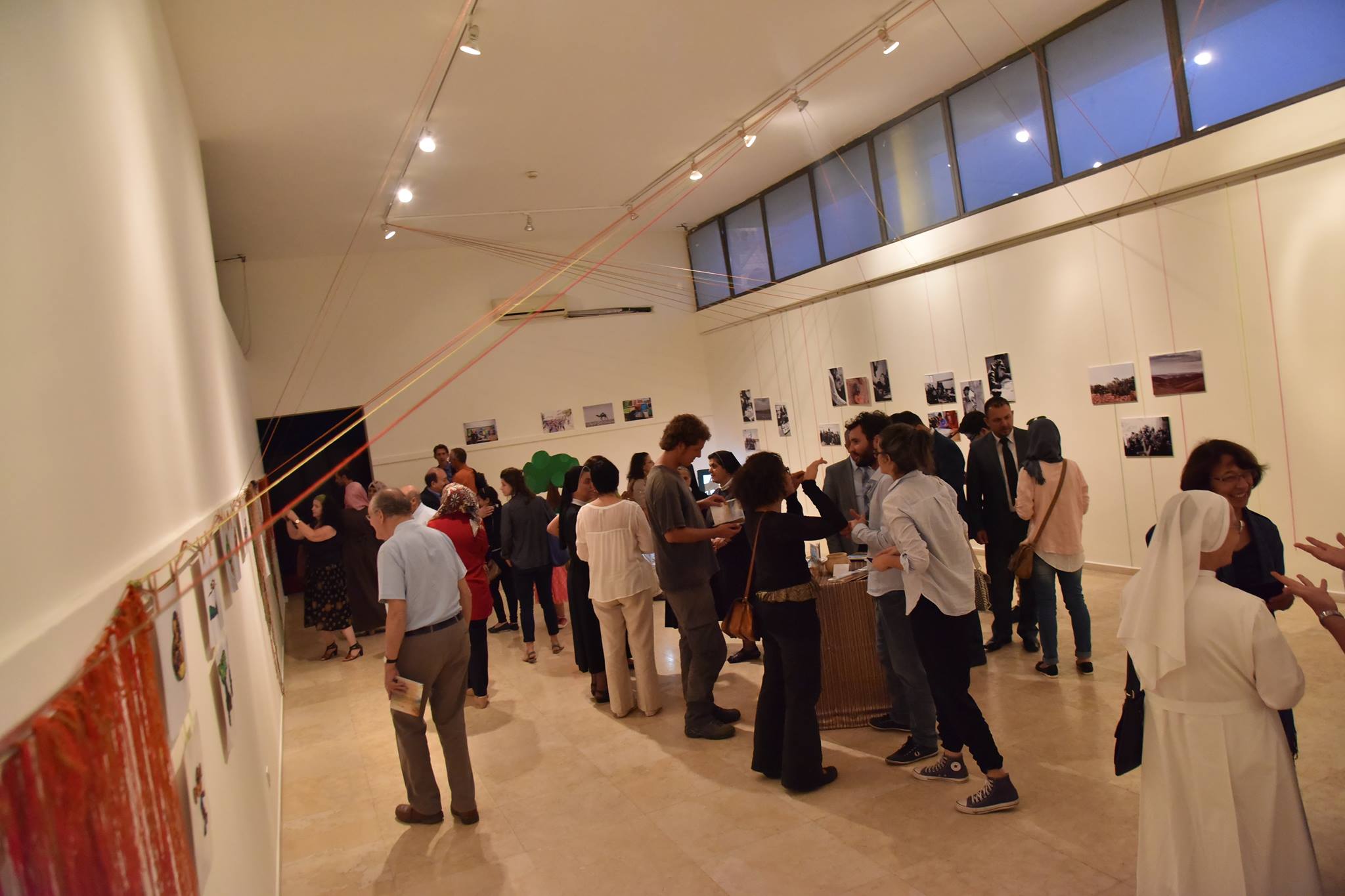 تحت رعاية بلدية بيت لحم يطلق نائب رئيس بلدية بيت لحم حنا حنانيا كتاب "قصة من بلدي"  