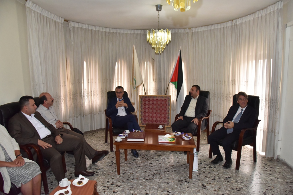 حنانيا يستقبل رئيس بلدية ينا ونائب رئيس بلدية كولون