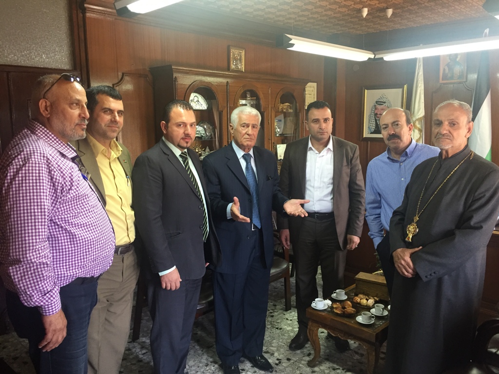 بالتعاون مع بلدية بيت لحم معرض للمنتجات التراثية الفلسطينية في مركز السلام