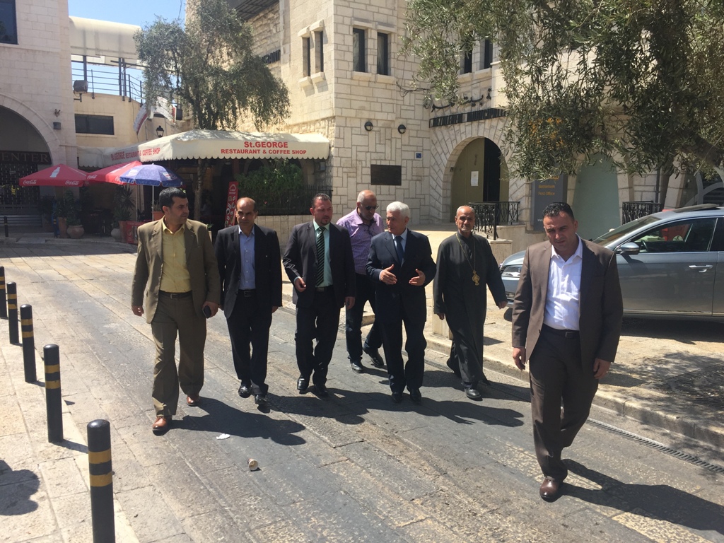 بالتعاون مع بلدية بيت لحم معرض للمنتجات التراثية الفلسطينية في مركز السلام