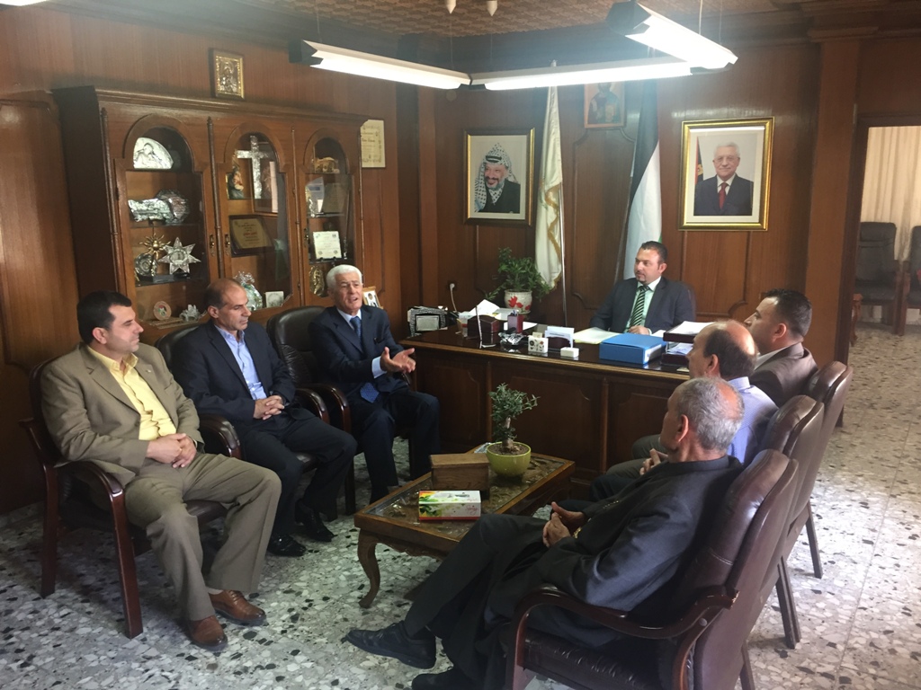 بالتعاون مع بلدية بيت لحم معرض للمنتجات التراثية الفلسطينية في مركز السلام