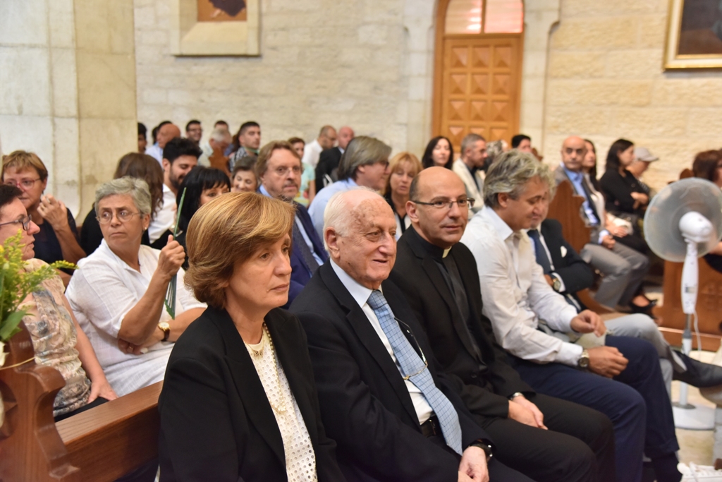 سلمان يمنح الاب فلتس مواطنة الشرف لمدينة بيت لحم في احتفال اليوبيل الفضي لرسامته الكهنوتية 