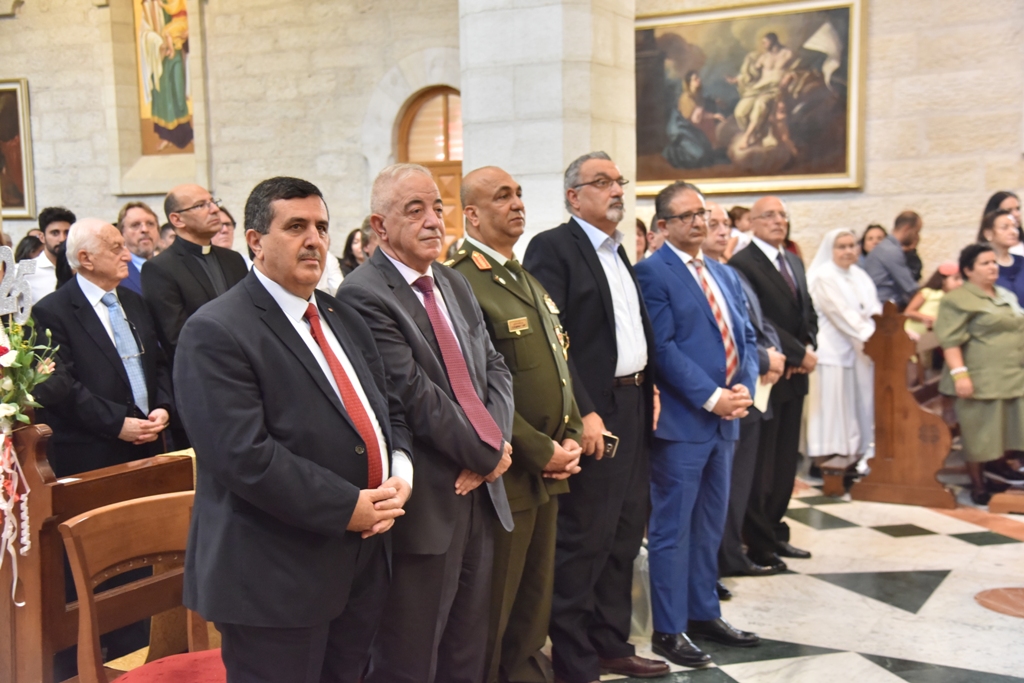 سلمان يمنح الاب فلتس مواطنة الشرف لمدينة بيت لحم في احتفال اليوبيل الفضي لرسامته الكهنوتية 