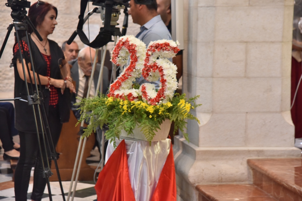 سلمان يمنح الاب فلتس مواطنة الشرف لمدينة بيت لحم في احتفال اليوبيل الفضي لرسامته الكهنوتية 