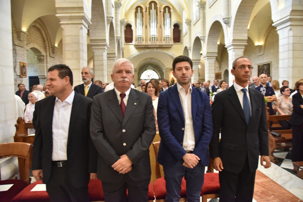 سلمان يمنح الاب فلتس مواطنة الشرف لمدينة بيت لحم في احتفال اليوبيل الفضي لرسامته الكهنوتية 