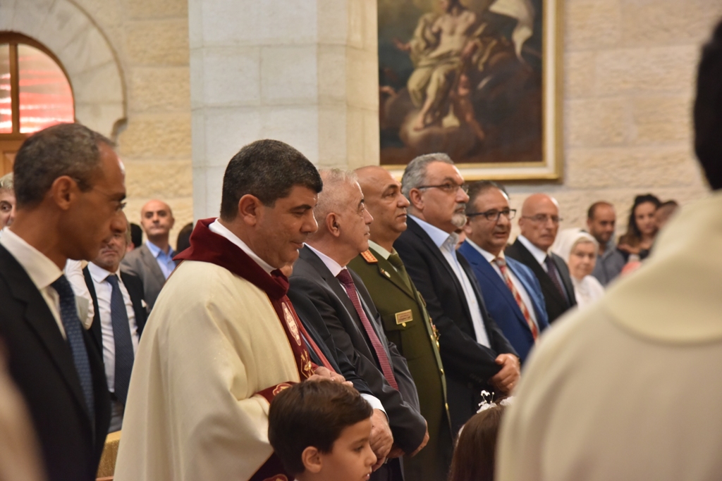 سلمان يمنح الاب فلتس مواطنة الشرف لمدينة بيت لحم في احتفال اليوبيل الفضي لرسامته الكهنوتية 