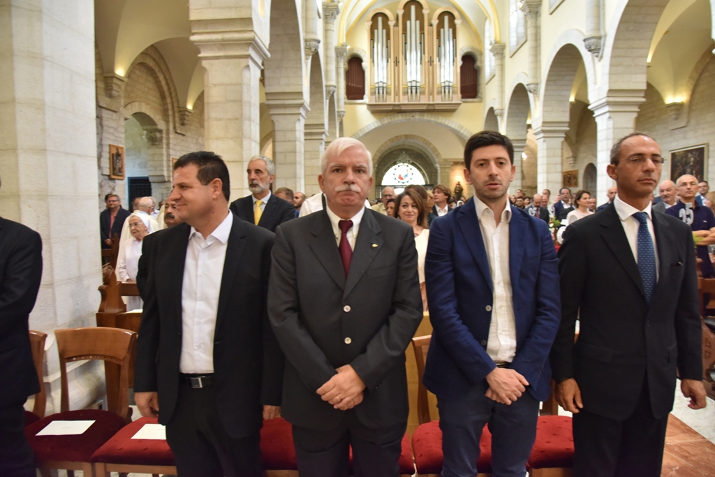 سلمان يمنح الاب فلتس مواطنة الشرف لمدينة بيت لحم في احتفال اليوبيل الفضي لرسامته الكهنوتية 