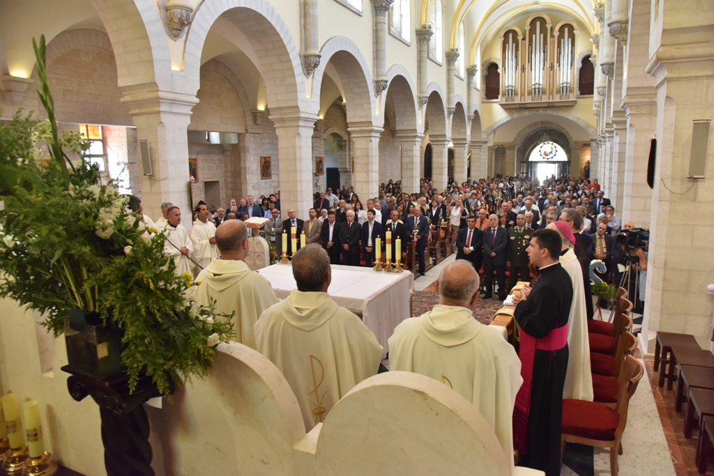 سلمان يمنح الاب فلتس مواطنة الشرف لمدينة بيت لحم في احتفال اليوبيل الفضي لرسامته الكهنوتية 