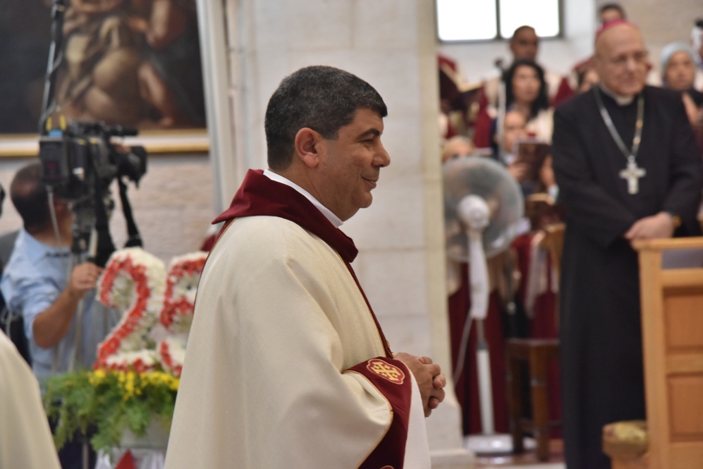 سلمان يمنح الاب فلتس مواطنة الشرف لمدينة بيت لحم في احتفال اليوبيل الفضي لرسامته الكهنوتية 