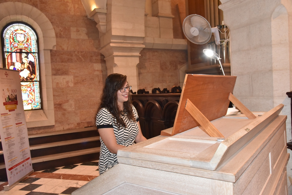 سلمان يمنح الاب فلتس مواطنة الشرف لمدينة بيت لحم في احتفال اليوبيل الفضي لرسامته الكهنوتية 