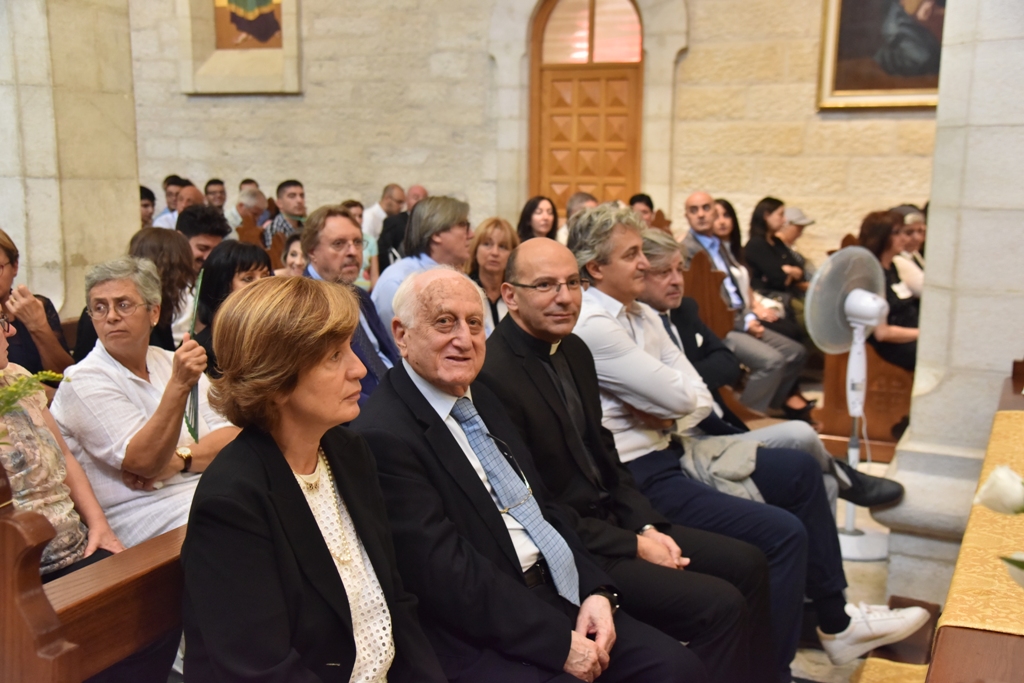 سلمان يمنح الاب فلتس مواطنة الشرف لمدينة بيت لحم في احتفال اليوبيل الفضي لرسامته الكهنوتية 