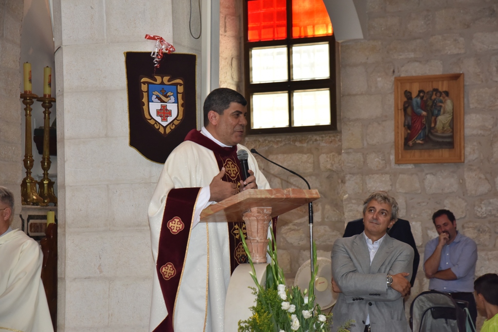 سلمان يمنح الاب فلتس مواطنة الشرف لمدينة بيت لحم في احتفال اليوبيل الفضي لرسامته الكهنوتية 