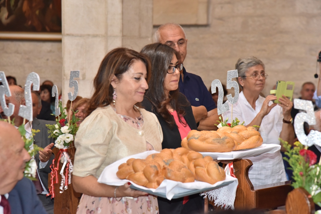 سلمان يمنح الاب فلتس مواطنة الشرف لمدينة بيت لحم في احتفال اليوبيل الفضي لرسامته الكهنوتية 