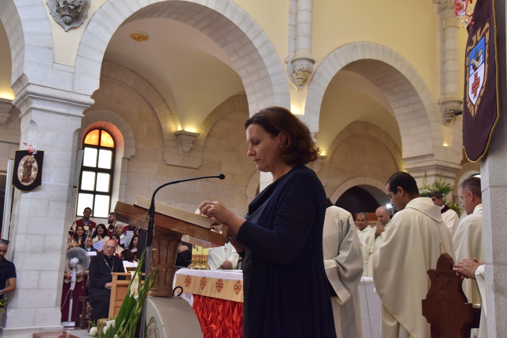 سلمان يمنح الاب فلتس مواطنة الشرف لمدينة بيت لحم في احتفال اليوبيل الفضي لرسامته الكهنوتية 