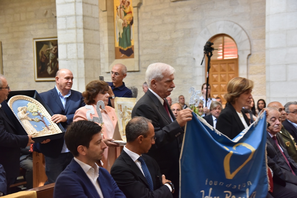 سلمان يمنح الاب فلتس مواطنة الشرف لمدينة بيت لحم في احتفال اليوبيل الفضي لرسامته الكهنوتية 