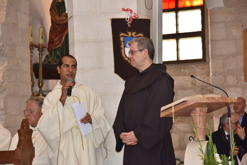 سلمان يمنح الاب فلتس مواطنة الشرف لمدينة بيت لحم في احتفال اليوبيل الفضي لرسامته الكهنوتية 