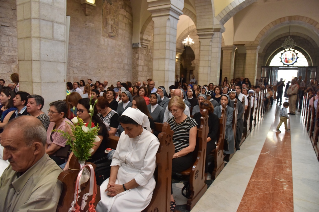 سلمان يمنح الاب فلتس مواطنة الشرف لمدينة بيت لحم في احتفال اليوبيل الفضي لرسامته الكهنوتية 