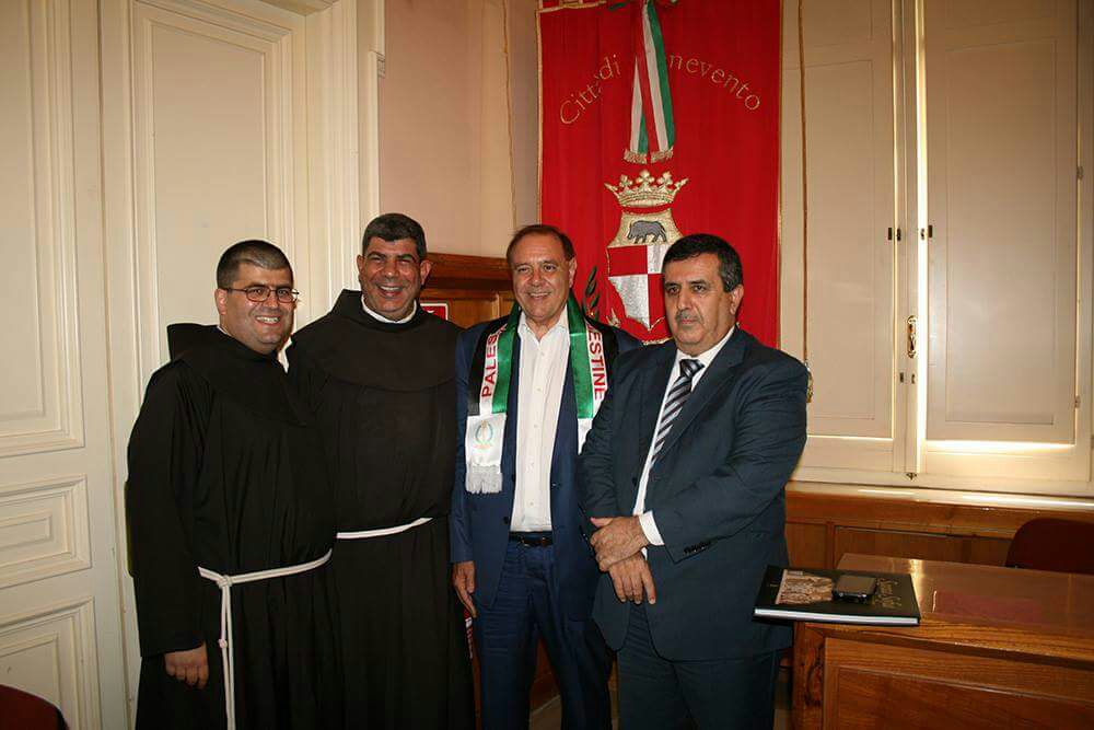 رئيس بلدية بيت لحم ومستشار حراسة الأراضي المقدسة في جولة في عدة مدن ايطالية 