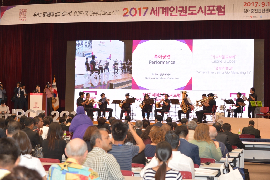 سلمان يشارك في المنتدى العالمي لمدن حقوق الإنسان في كوريا الجنوبية وينقل تحديات بيت لحم