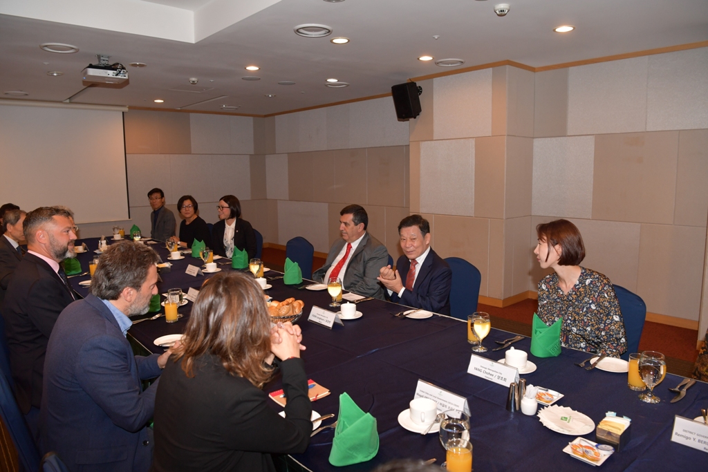 سلمان يشارك في المنتدى العالمي لمدن حقوق الإنسان في كوريا الجنوبية وينقل تحديات بيت لحم