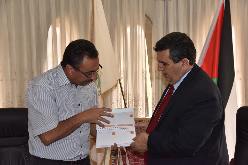 رئيس بلدية بيت لحم يستقبل المدير التنفيذي لمركز التعليم البيئي ويبحثان سبل التعاون المشترك في مبادرة بيت لحم نظيفة وخضراء