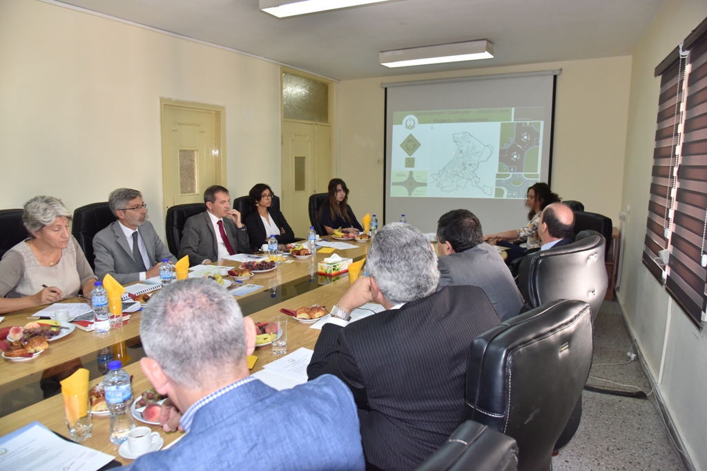   بهدف تسليط الضوء على العديد من القضايا والمشاريع المحورية وسبل الدعم لقاء بين رئيس بلدية بيت لحم والقنصل الفرنسي العام في دار البلدية