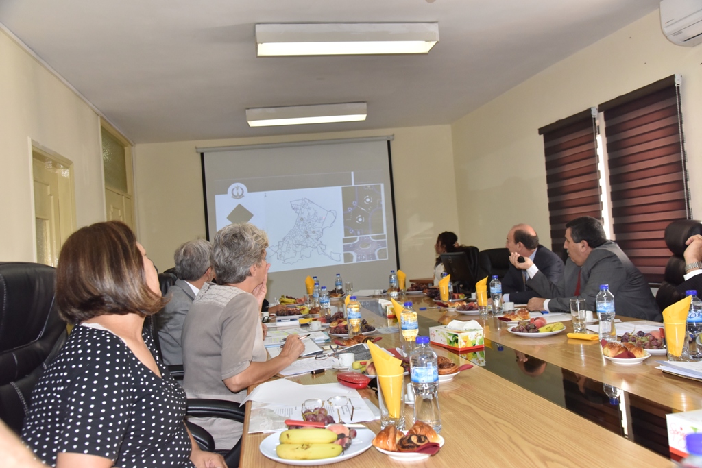   بهدف تسليط الضوء على العديد من القضايا والمشاريع المحورية وسبل الدعم لقاء بين رئيس بلدية بيت لحم والقنصل الفرنسي العام في دار البلدية