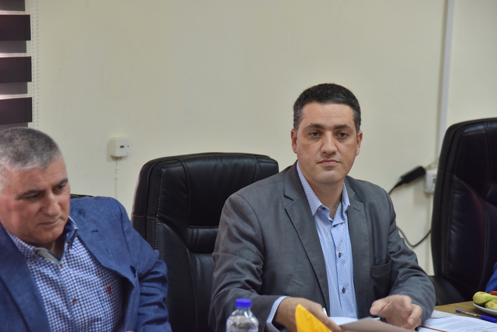   بهدف تسليط الضوء على العديد من القضايا والمشاريع المحورية وسبل الدعم لقاء بين رئيس بلدية بيت لحم والقنصل الفرنسي العام في دار البلدية