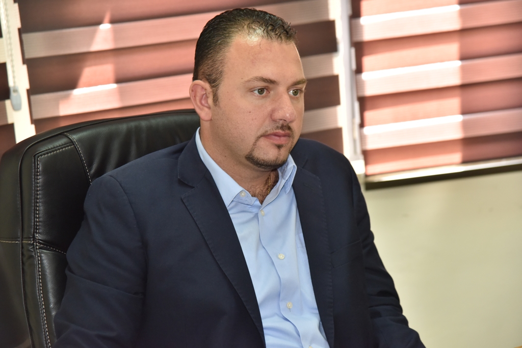   بهدف تسليط الضوء على العديد من القضايا والمشاريع المحورية وسبل الدعم لقاء بين رئيس بلدية بيت لحم والقنصل الفرنسي العام في دار البلدية