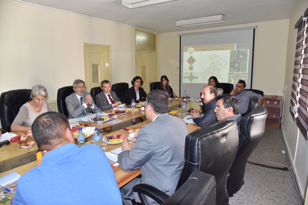   بهدف تسليط الضوء على العديد من القضايا والمشاريع المحورية وسبل الدعم لقاء بين رئيس بلدية بيت لحم والقنصل الفرنسي العام في دار البلدية