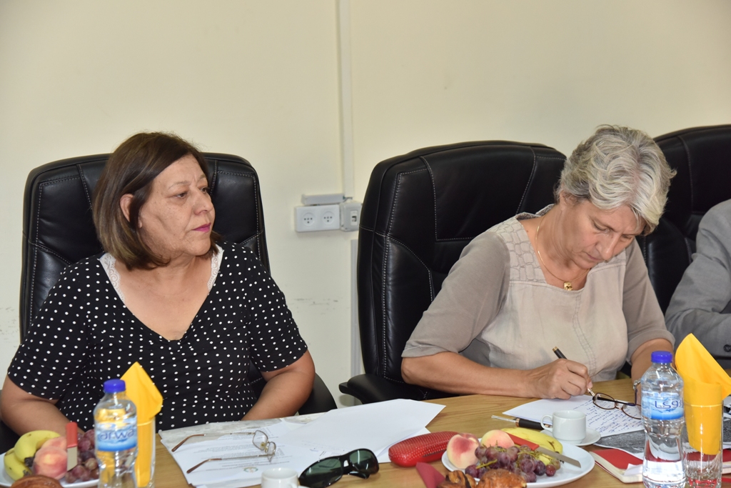   بهدف تسليط الضوء على العديد من القضايا والمشاريع المحورية وسبل الدعم لقاء بين رئيس بلدية بيت لحم والقنصل الفرنسي العام في دار البلدية