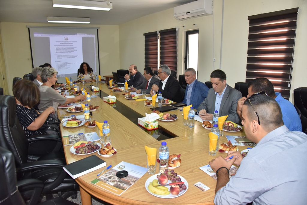   بهدف تسليط الضوء على العديد من القضايا والمشاريع المحورية وسبل الدعم لقاء بين رئيس بلدية بيت لحم والقنصل الفرنسي العام في دار البلدية