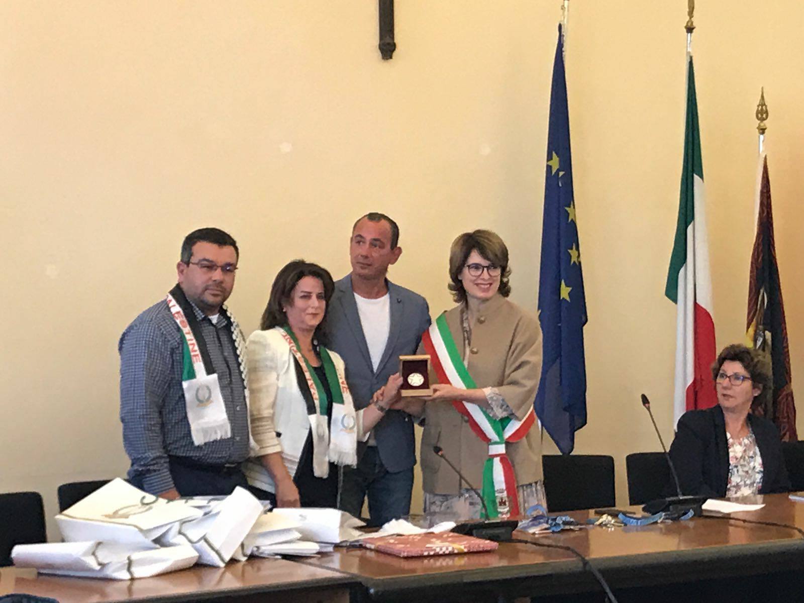 بلدية بيت لحم تشارك في احتفالية البلديات المتوأمة مع بلدية استه الإيطالية