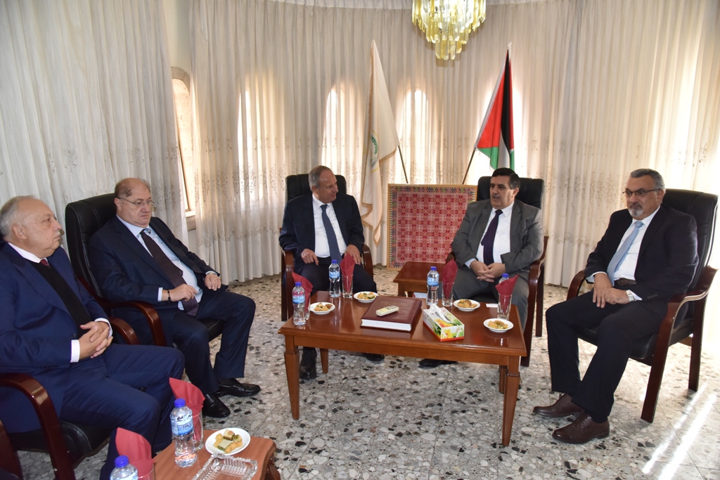 وفد من شركة إتحاد المقاولين يلتقي برئيس بلدية بيت لحم 