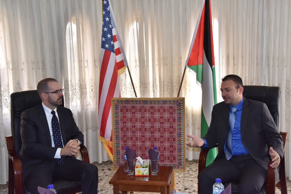 نائب رئيس بلدية بيت لحم يلتقي بالمستشار الخاص في وزارة الخارجية  الأمريكية المكلف بملف الأقليات الدينية في الشرق الأوسط وجنوب ووسط اسيا  